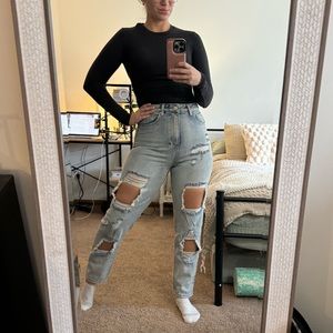 White Fox Boutique Slim Leg Straight Jean